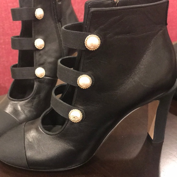 Shoes - Picture 4 of 4